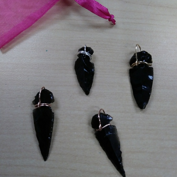 Genuine, Handmade Obsidian Arrowheads - Picture 2 of 2